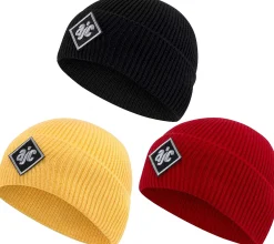Caps & Mützen*AjC Beanie schlichte Winter-Mütze gemütliche Strick-Beanie mit gesticktem Logo-Patch Gelb, Rot oder Schwarz