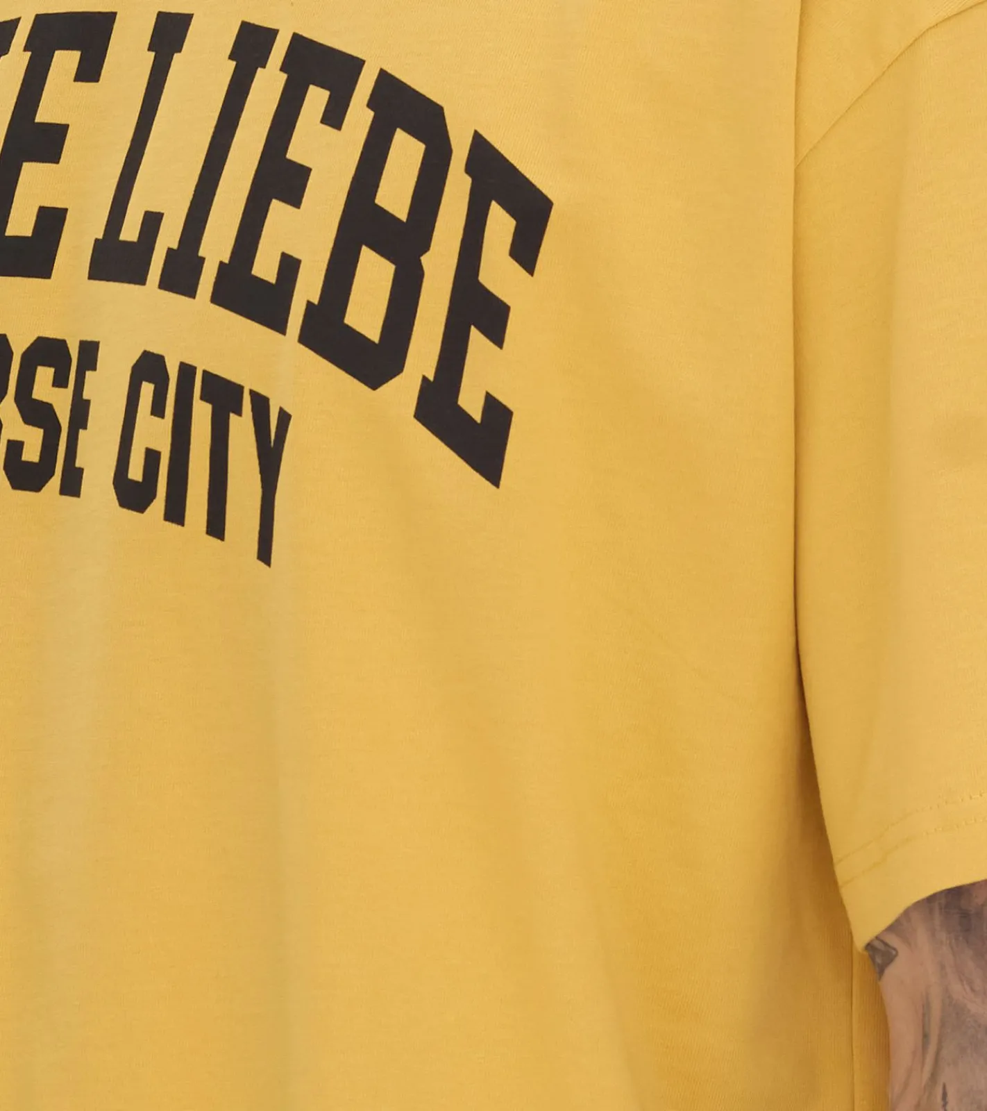 T-Shirts & Tank Tops*KEINE LIEBE Universe City und Broken Heart Club Herren Baumwoll-Shirt mit farblichen Akzenten T-Shirt Rundhals-Shirt Kurzarm-Shirt KLTS10 in Gelb, Grün, Blau, Rot, Violett oder Grau