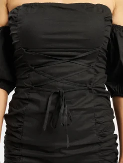 Kleider*Missguided Gerüschtes Kleid aus Baumwollpopeline in Schwarz