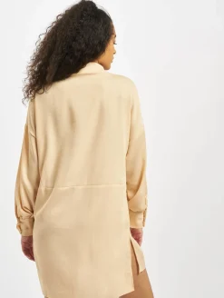 Kleider*Missguided Strukturiertes Utility-Hemdkleid in Pfirsich