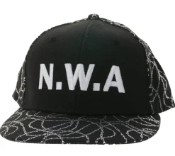 Caps & Mützen*BioworldMerch NIGGAZ WIT ATTITUDES Damen und Herren Hip Hop Cap Baumwoll-Cap Flat-Rim TC109821NWA Schwarz