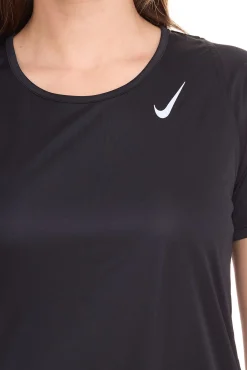 T-Shirts & Tank Tops|Fitnessmode & Jogginghosen*NIKE Dri-FIT Race für Damen oder Dri-FIT UV Miler für Herren T-Shirt kurzärmliges Fitness-Shirt luftiges Sport-Shirt in Schwarz Damen / Dri-FIT Race