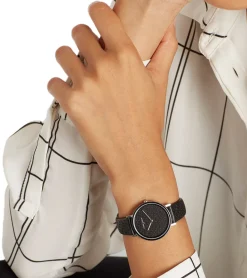 Damenuhren|Damenuhren*Pierre Cardin Damen Armband-Uhr mit Marken-Kürzel-Print analoge Quarz-Uhr mit Leder-Armband 3ATM 31mm CBV.1502 Schwarz/Silber