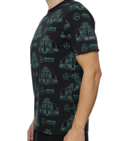 T-Shirts & Tank Tops*PUMA X Mercedes-Benz AMG Petronas F1 Herren T-Shirt stylisches Baumwoll-Shirt mit Allover Rennwagen-Print 621156 01 Schwarz