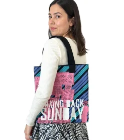 Rucksäcke & Taschen*BioworldMerch Taking Back Sunday Rockband Umhänge-Tasche stylische Einkaufstasche Fan-Artikel 31 x 33 x 3 cm LB1080112TBS Rosa/Schwarz/Blau
