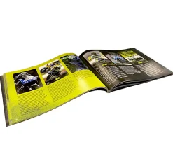 Radsport|Freizeitsport*VR|46 VR46 Fanbuch Von Null auf 46 Stickeralbum über die Geschichte von Valentino Rossi der MotorGP-Ikone interaktiven Erlebnissen italienische Ausgabe Rallyesport-Geschichte Gelb/Schwarz