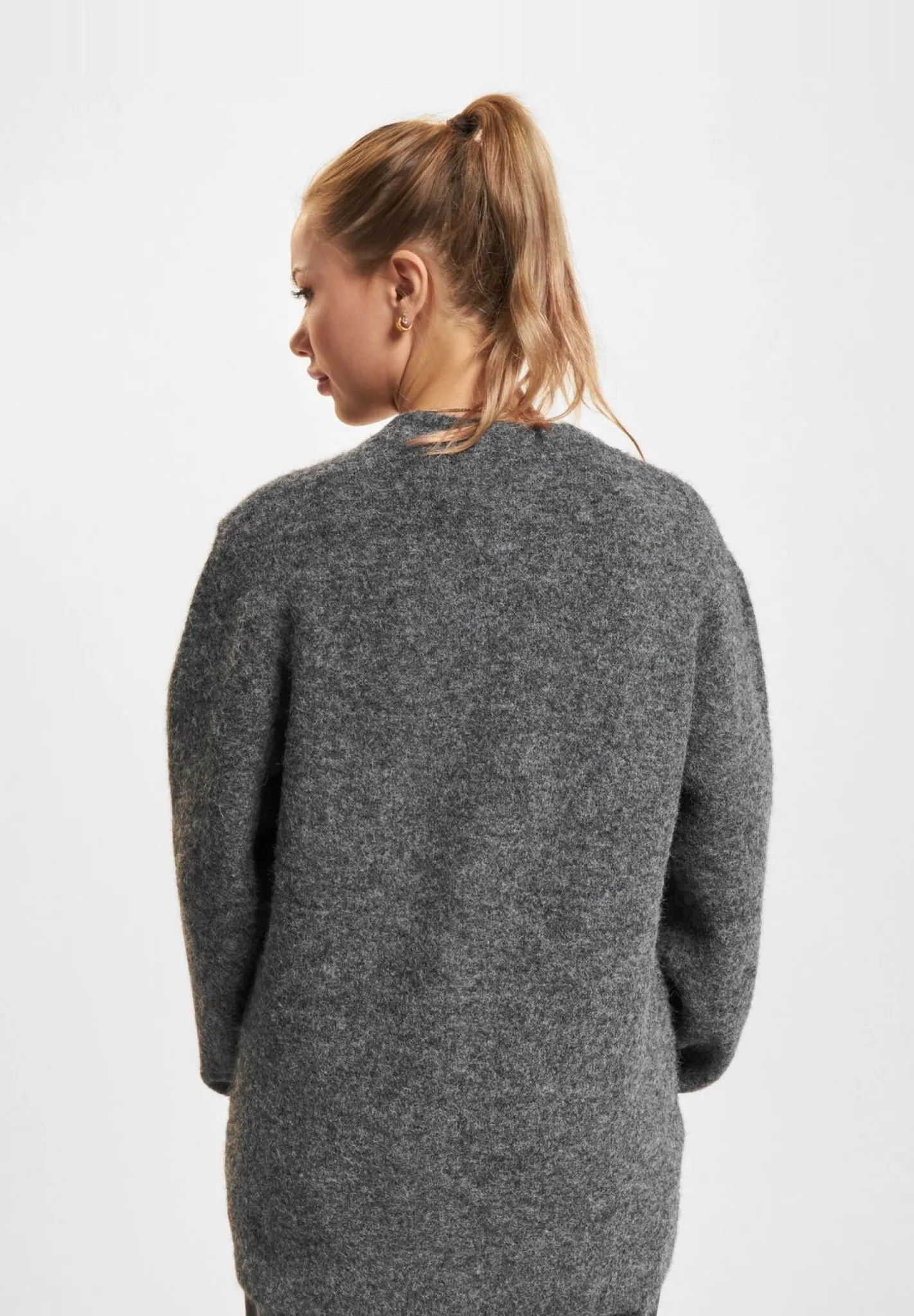 Sweater & Pullover|Pullover & Sweater*Wood Wood Leo Longhair Patch Cardigan Strickjacke charcoal